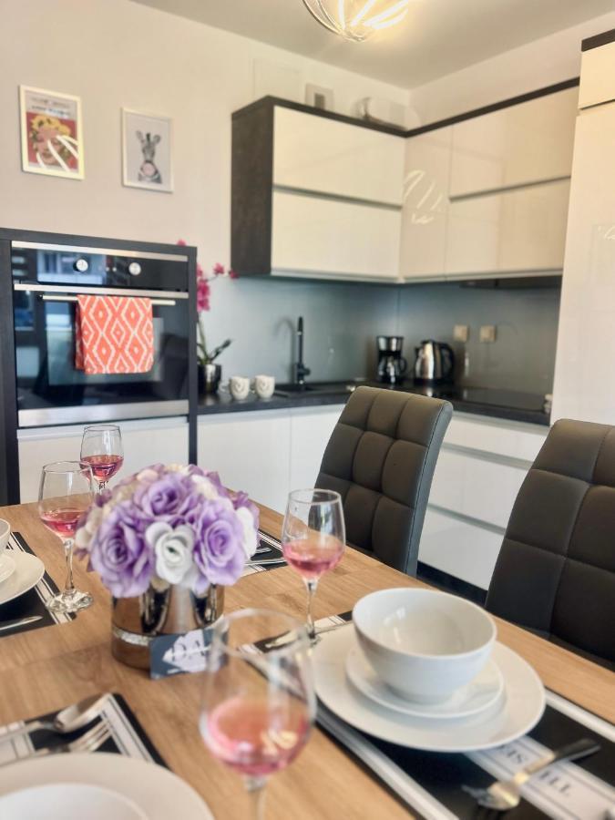 Downtownapartments Andy Air-Conditioned, Underground Parking Available Rzeszów Exteriör bild
